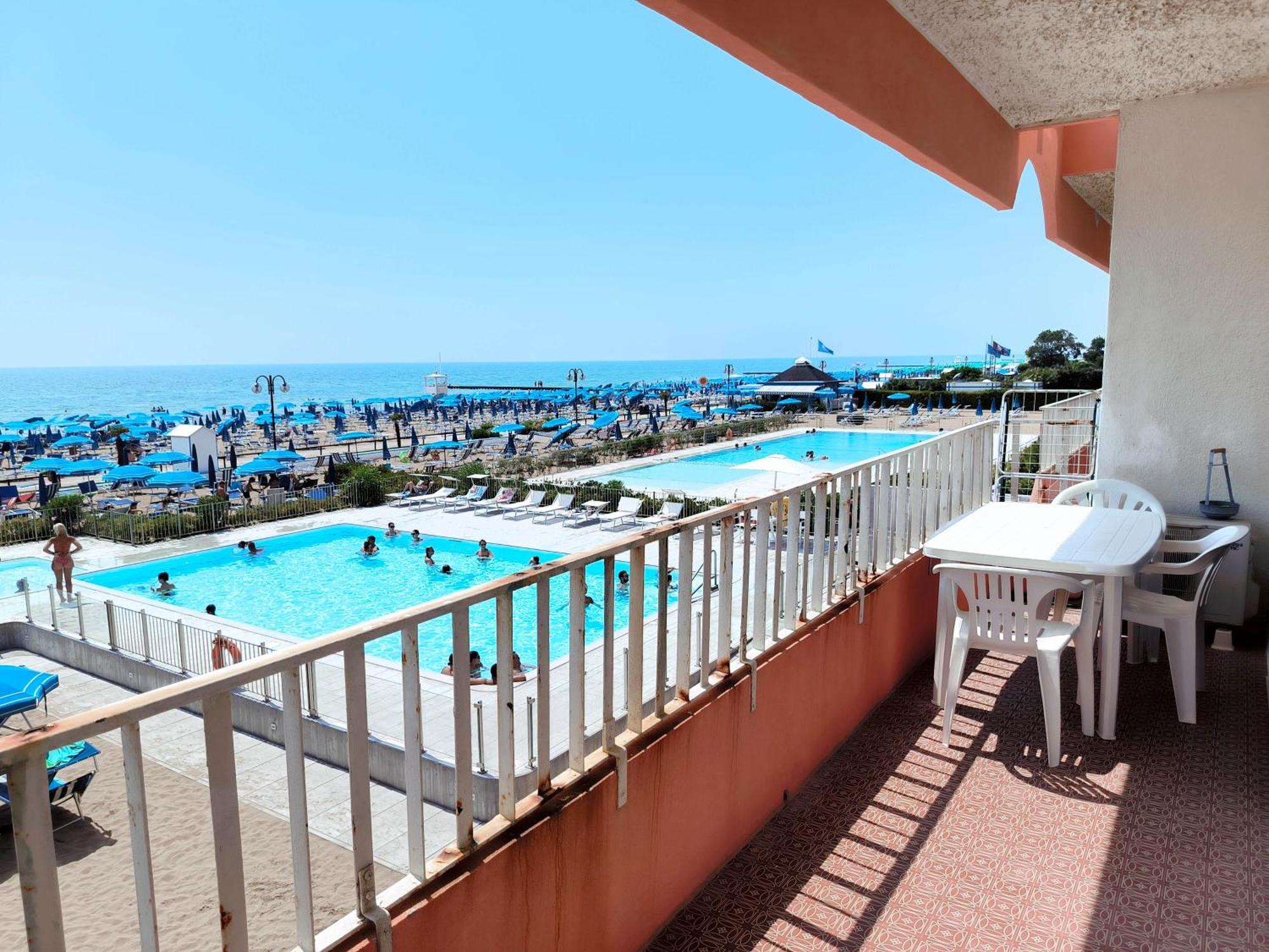 Ferienwohnung Apollo Fronte Mare Lido di Jesolo Exterior foto